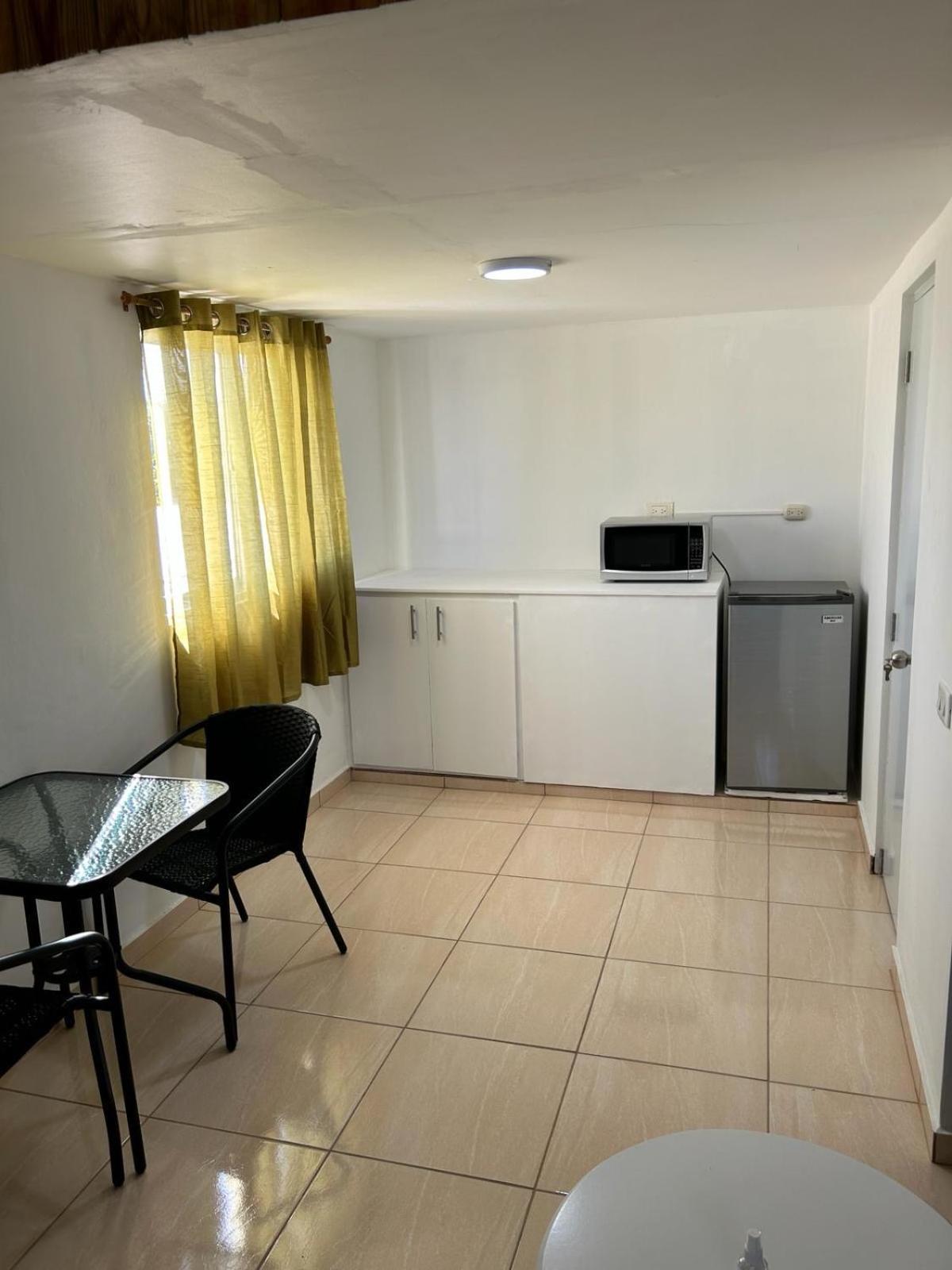 Hillmon'S Hotel Bar Lounge Sosua Bagian luar foto