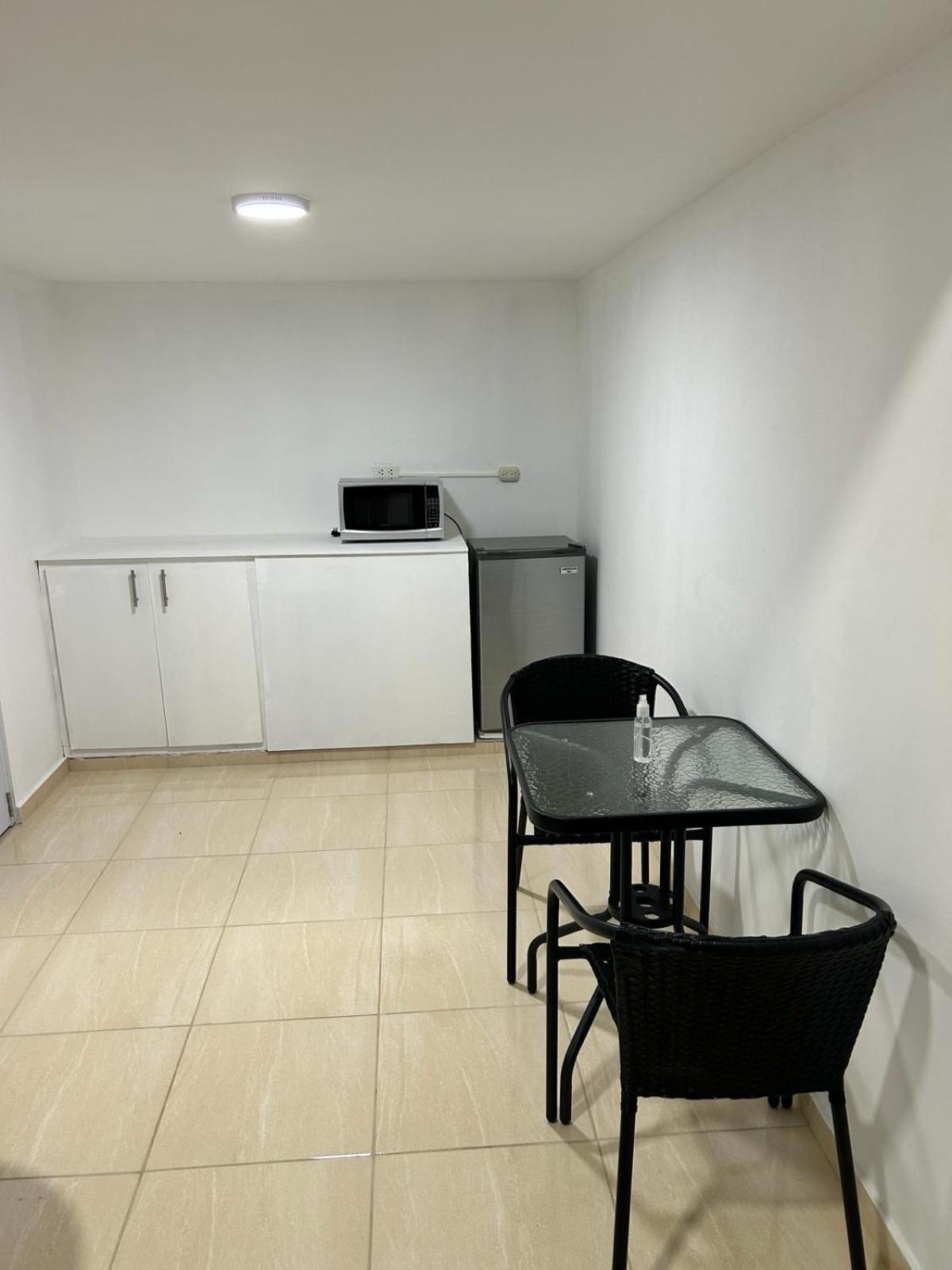 Hillmon'S Hotel Bar Lounge Sosua Bagian luar foto