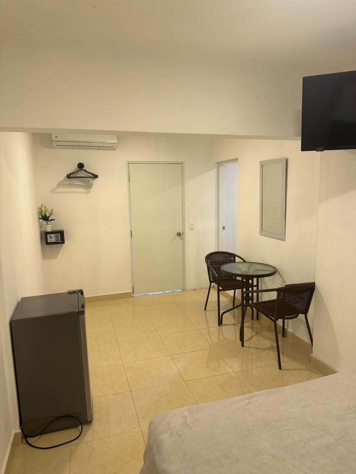 Hillmon'S Hotel Bar Lounge Sosua Ruang foto
